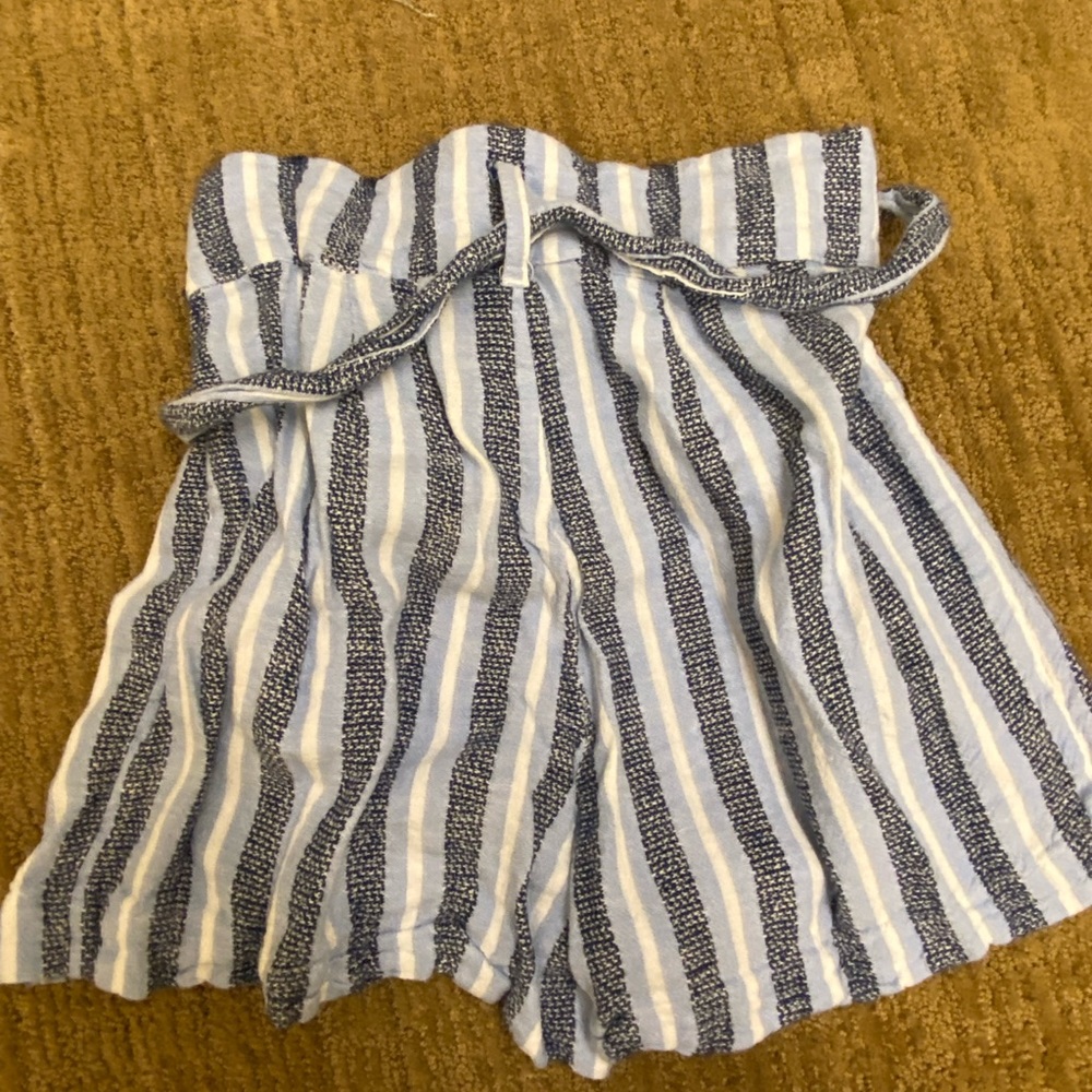 Shorts - Picture 2 of 3